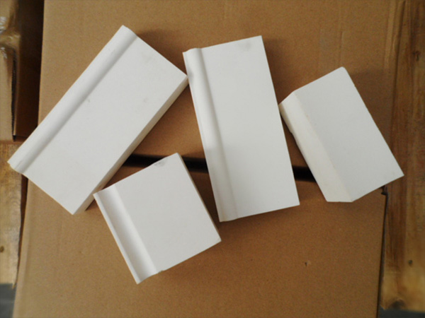 Alumina lining brick