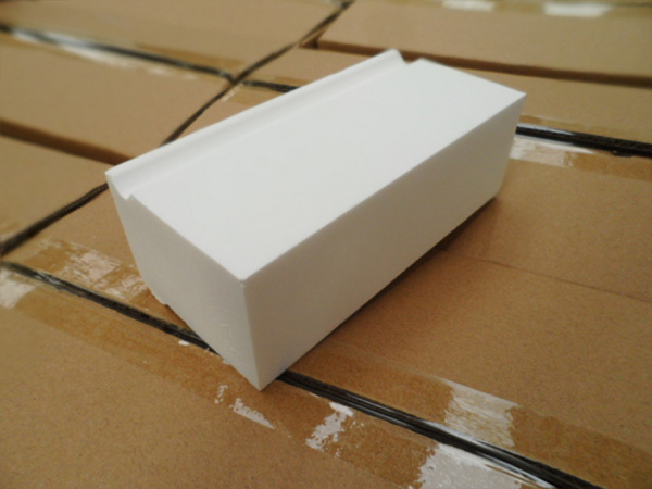 Alumina lining brick