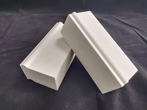 Alumina lining brick