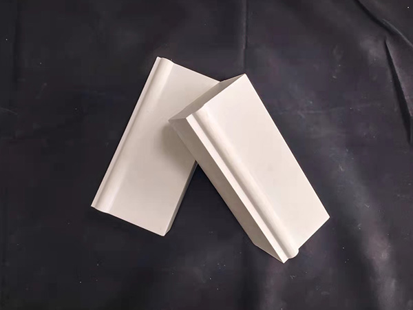 Alumina lining brick