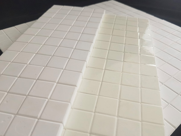 Mosaic alumina lining