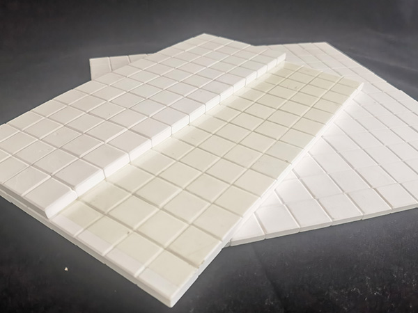 Mosaic alumina lining