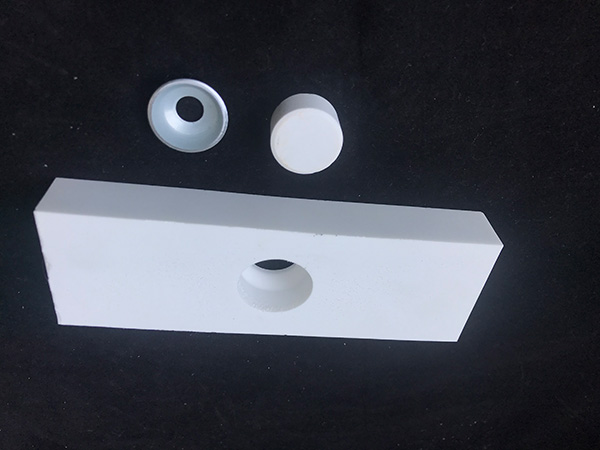 Alumina lining plate