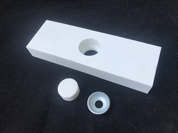 Alumina lining plate